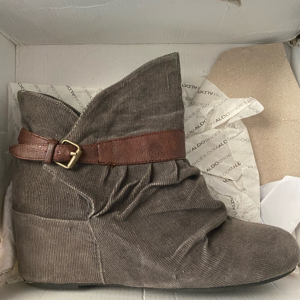 Aldo Pirnie Bootie in Grey Corduroy  Sz 9